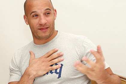 Все трусы, а Дуэйн Джонсон няшка. Ссоры и интриги на съёмках «Форсаж 8» Все трусы, а Дуэйн Джонсон няшка. Ссоры и интриги на съёмках «Форсаж 8»